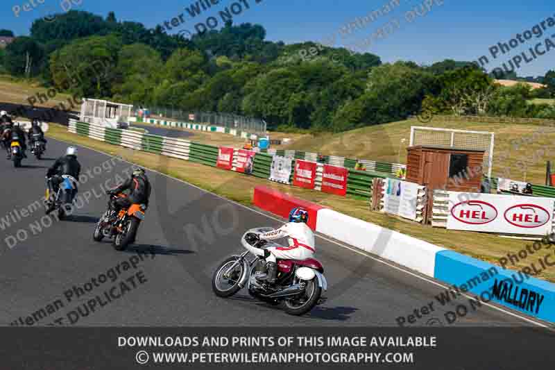 Vintage motorcycle club;eventdigitalimages;mallory park;mallory park trackday photographs;no limits trackdays;peter wileman photography;trackday digital images;trackday photos;vmcc festival 1000 bikes photographs